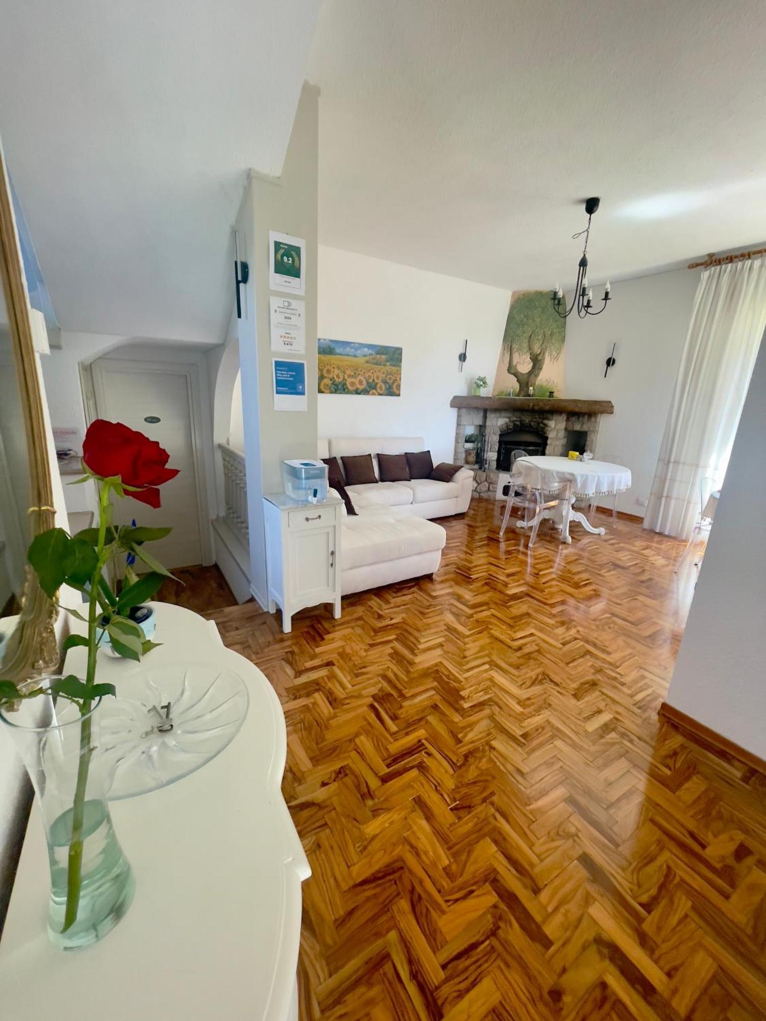 Villa Gaia - Luxury Villa, Pool & Wellness Rooms Бордигера Экстерьер фото
