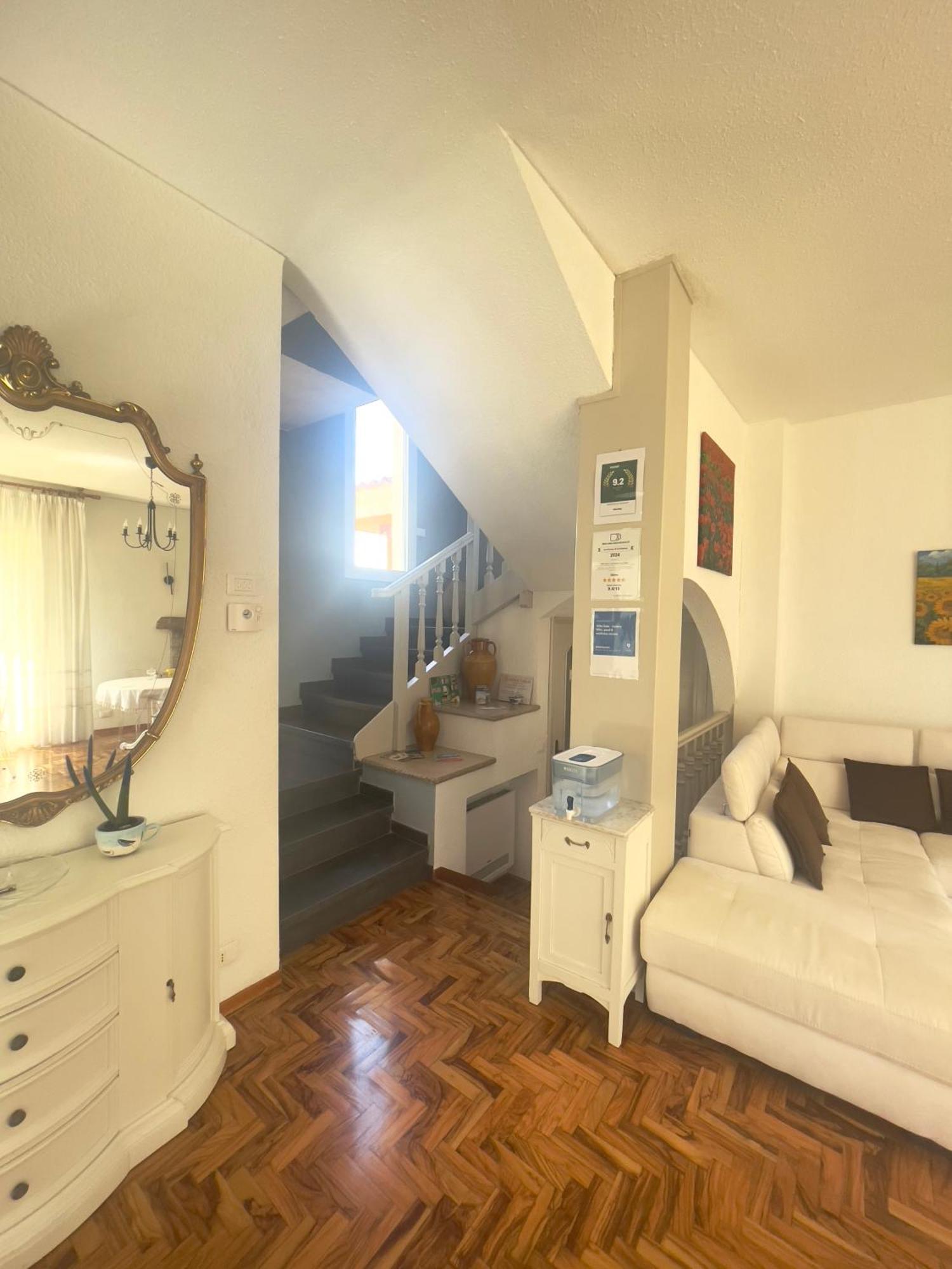 Villa Gaia - Luxury Villa, Pool & Wellness Rooms Бордигера Экстерьер фото